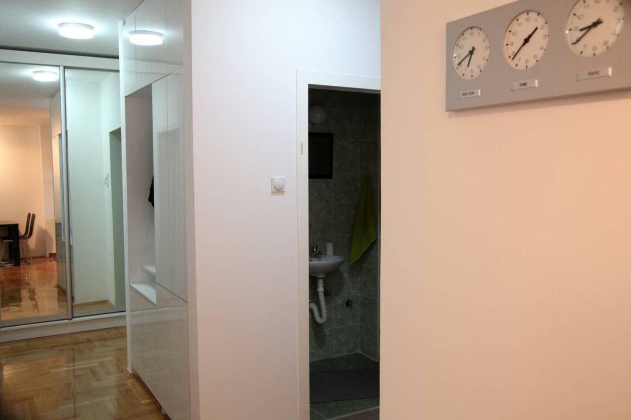 65 Square Meters Designer In Heart Of - River View ! Park For Free Apartament