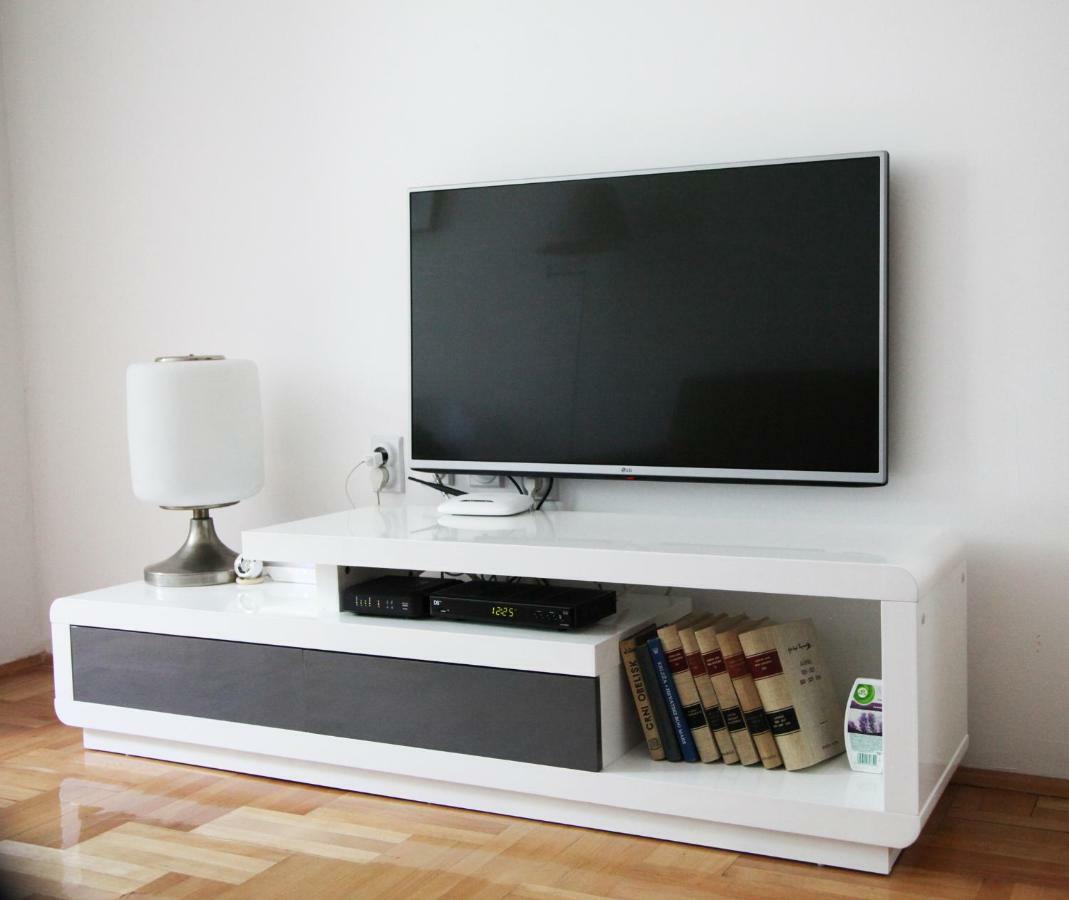 65 Square Meters Designer In Heart Of - River View ! Park For Free *